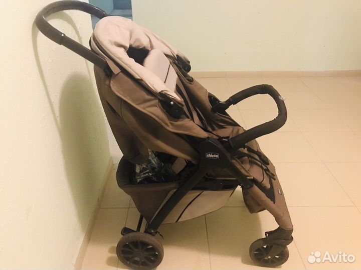 Прогулочная коляска