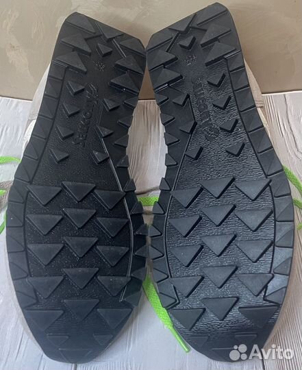 Новые кроссовки Saucony jazz оригинал 100%