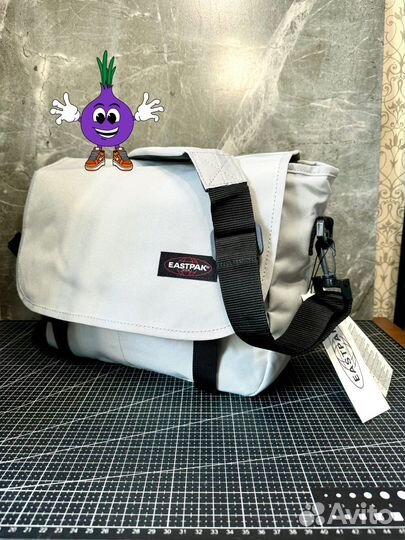 Серая сумка EastPak JR