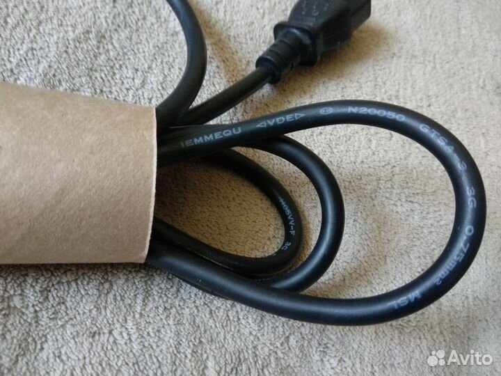 Кабель для компьютера