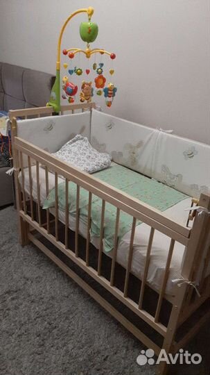 Кроватка с маятником