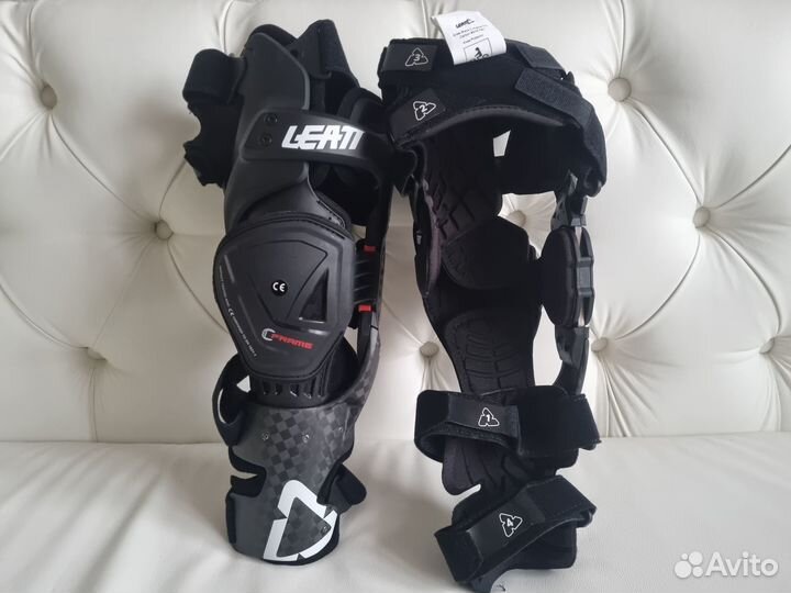 Haкoлeннuк Carbon Leatt Knee Brace C-Frame Карбон