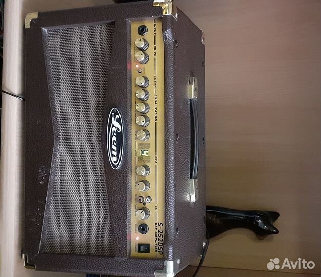Гитарный комбоусилитель