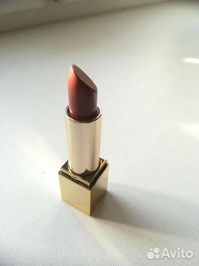 Помада Estee Lauder