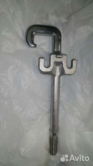 Буксировочный крюк Jeep Grand Cherokee WK2