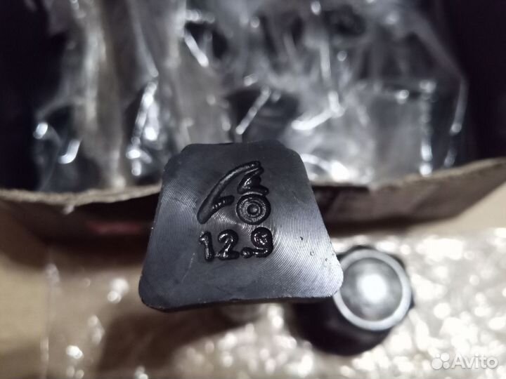 Шпилька заднего колеса,shacman X3000