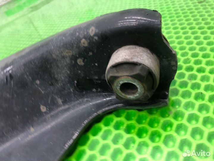 Рычаг подвески нижний передний правый Renault