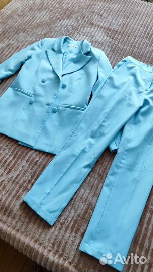 Брючный костюм женский