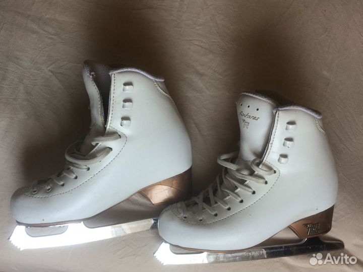 Фигурные коньки risport