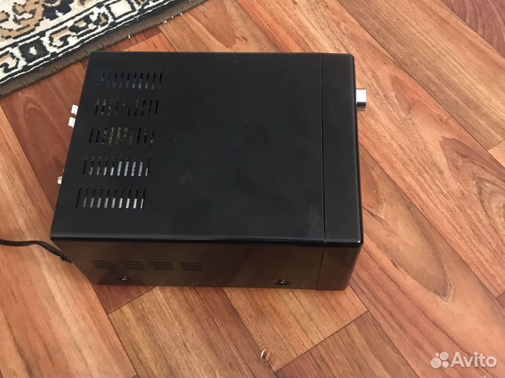 Vitek усилител