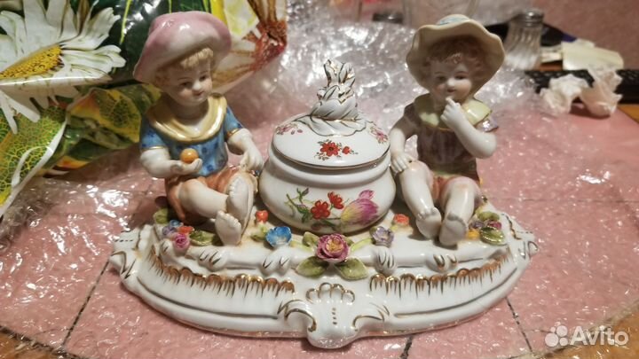 Фарфоровая шкатулка 