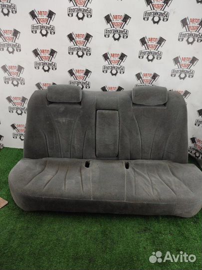 Сидение заднее Mitsubishi Diamante F41A 6G73 1997