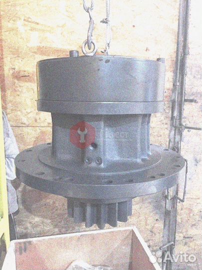 Редуктор поворота Komatsu PC300-7