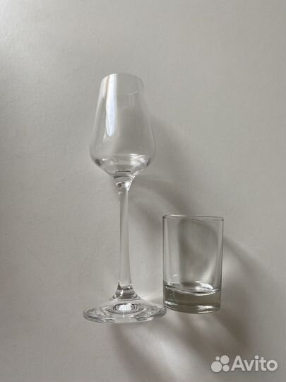 Бокалы и стопки