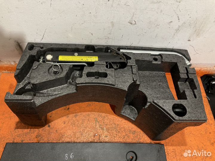 Набор инструментов Volkswagen Passat B6