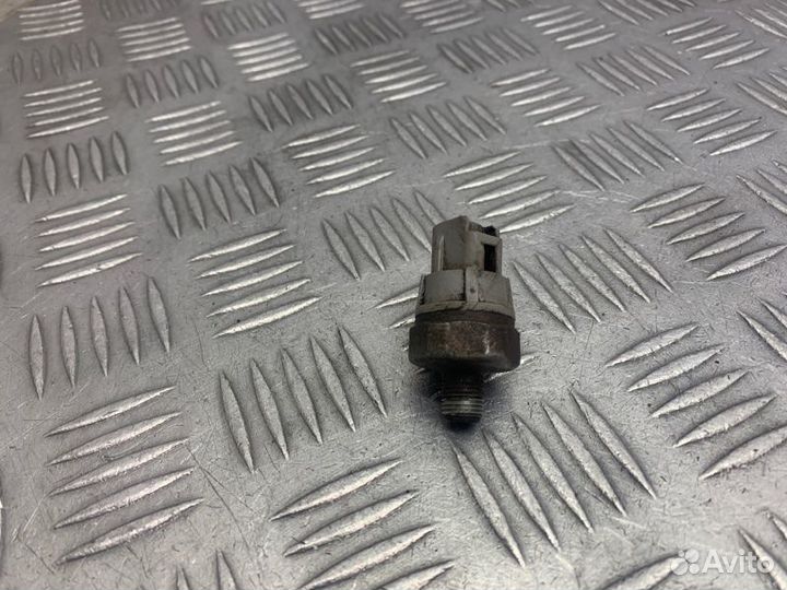 Датчик давления масла Pontiac Vibe 1 1zzfe 2005