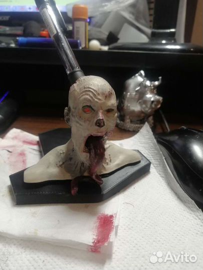 Zombi держатель ручки