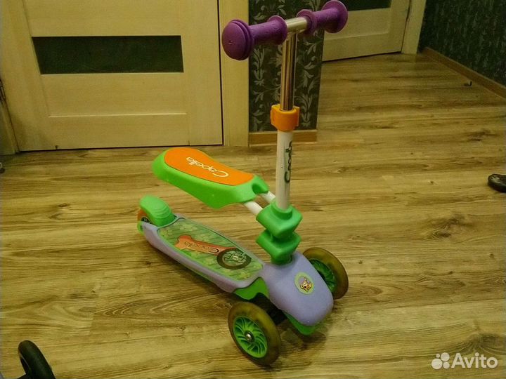 Самокат трехколесный
