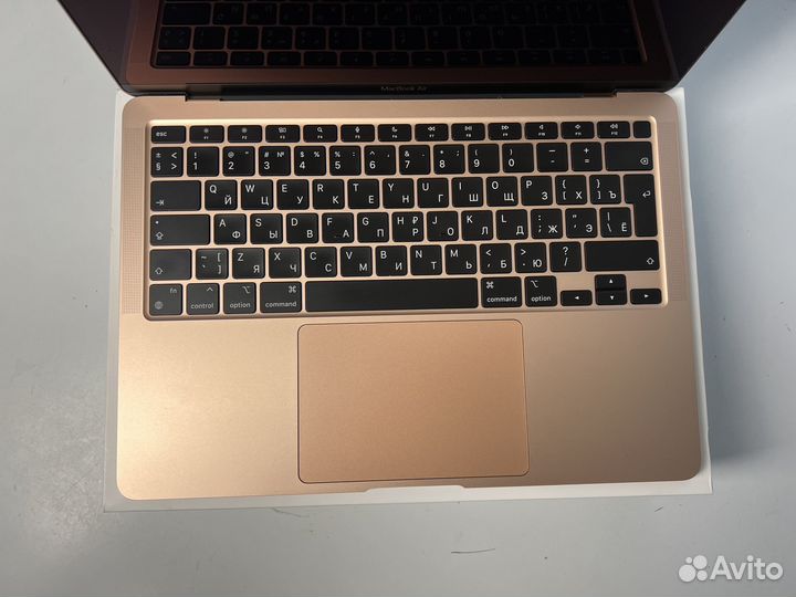 MacBook Air 13 2020 M1 256Gb Ростест, комплект