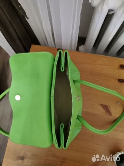 Продаю женскую сумку