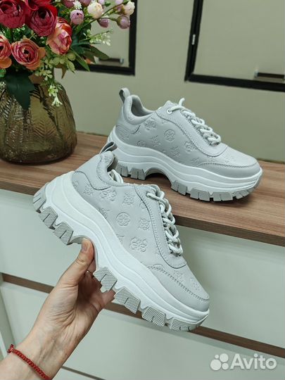 Кроссовки guess 37