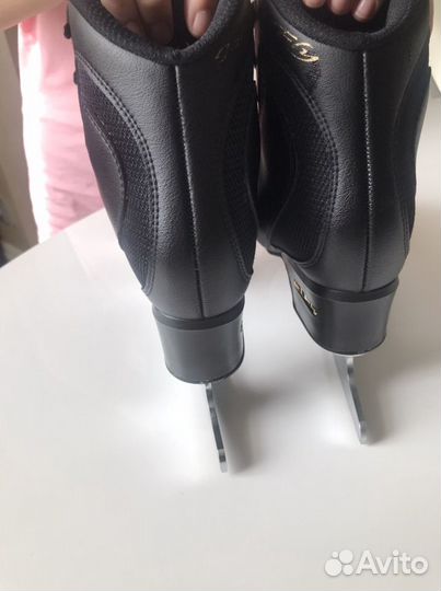 Коньки фигурные idea