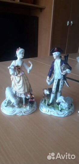 Фарфоровая винтажная статуэтка