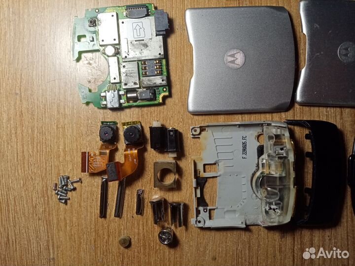 Запчасти motorola razr v3, v3i