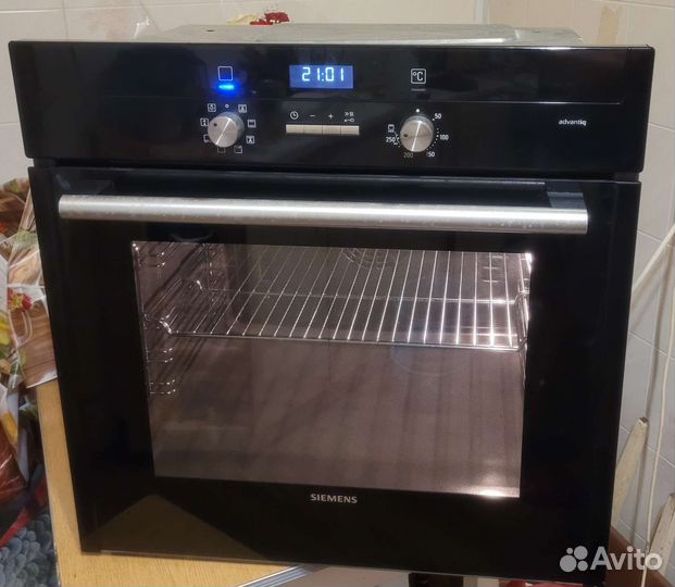 Духовой шкаф Siemens Hb23gb641r