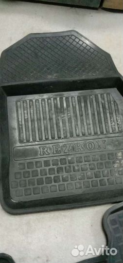 Автомобильные коврики на Тойоту Аурис