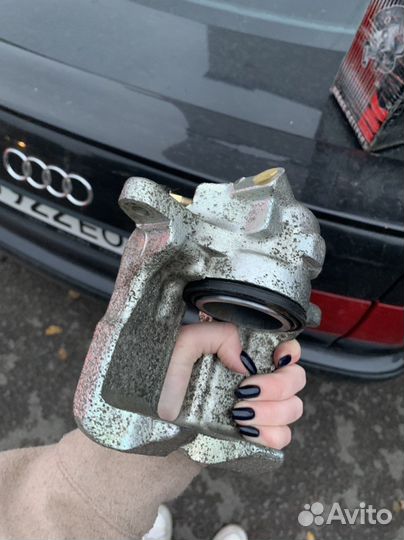 Суппорт передний audi 100