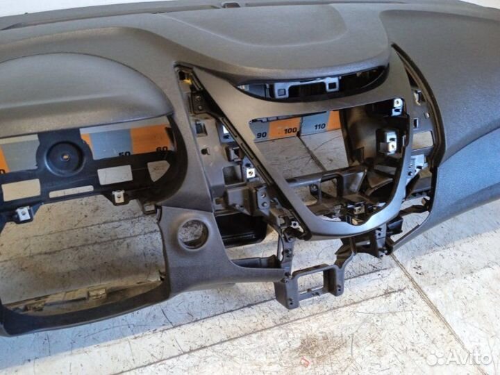 Торпедо Hyundai Elantra