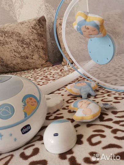 Мобиль на кроватку chicco