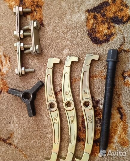 Съемник трехлапый