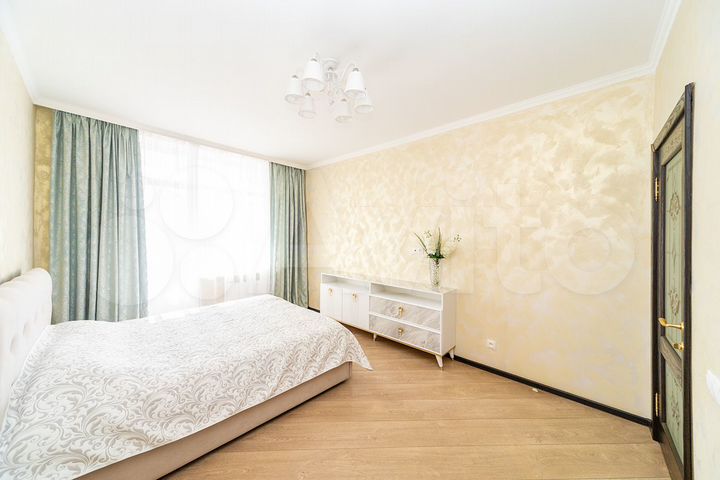 4-к. квартира, 102 м², 9/17 эт.