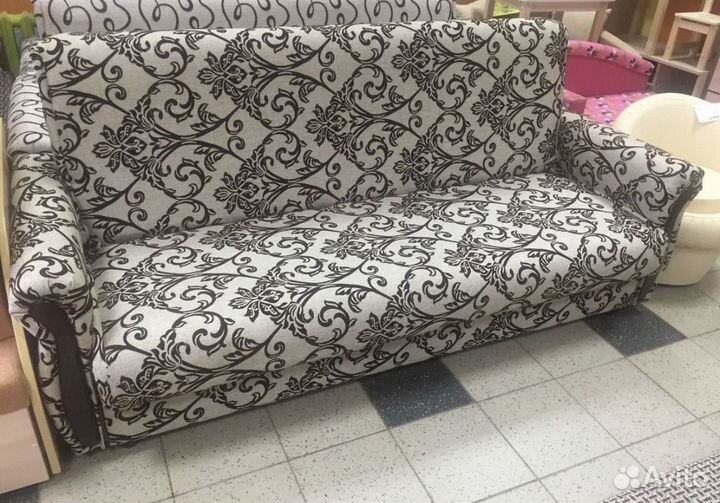 Диван двухспальный