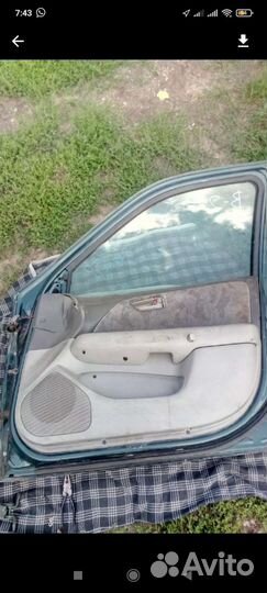 Дверь в зборе правая camry gracia