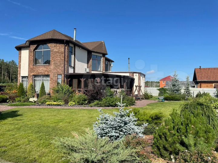 Дом 239,8 м² на участке 36 сот.