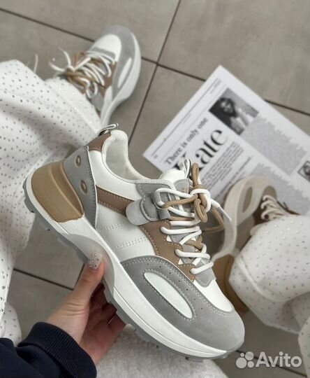 Женская одежда и обувь