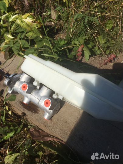 Главный тормозной цилиндр hyndai grand stafex, H1