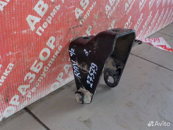 Кронштейн подушки коробки передач задний Toyota