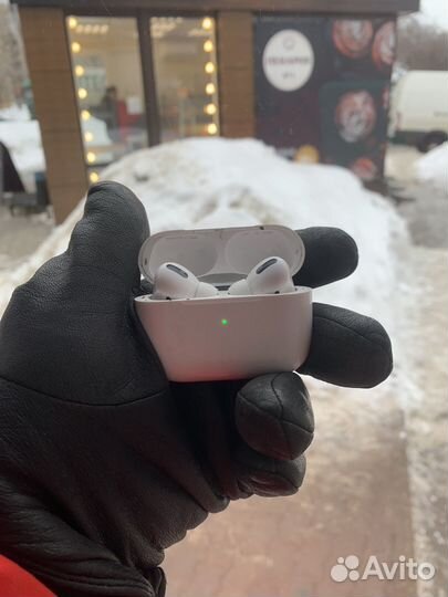 Airpods pro (в использовании месяц)