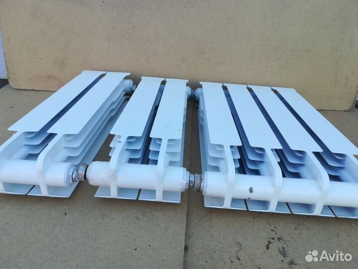 Батарея отопления биметаллическая. Новая