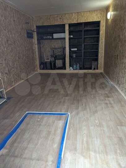 Гараж, > 30 м²