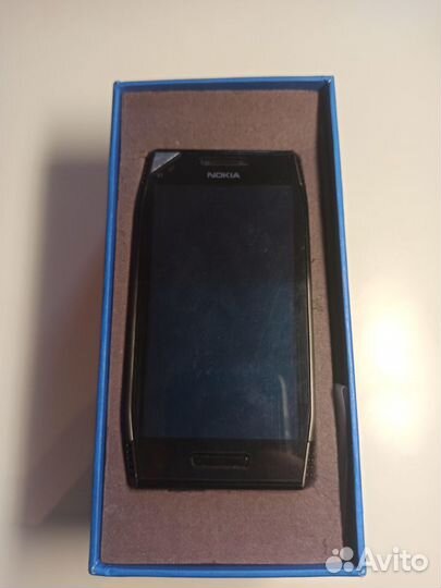 Nokia X7-00