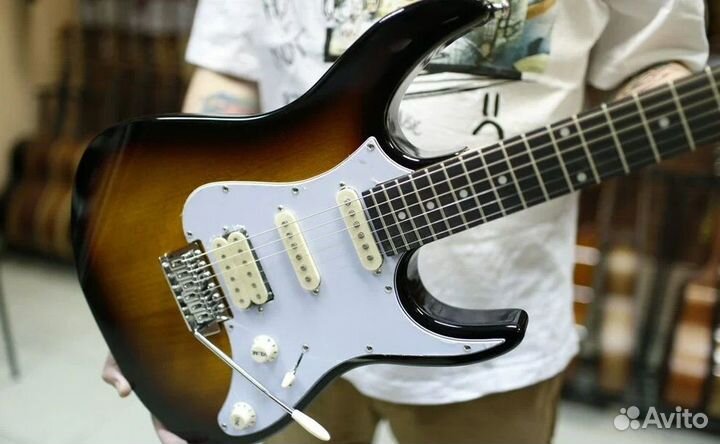 Электрогитара Clevan + аксессуары