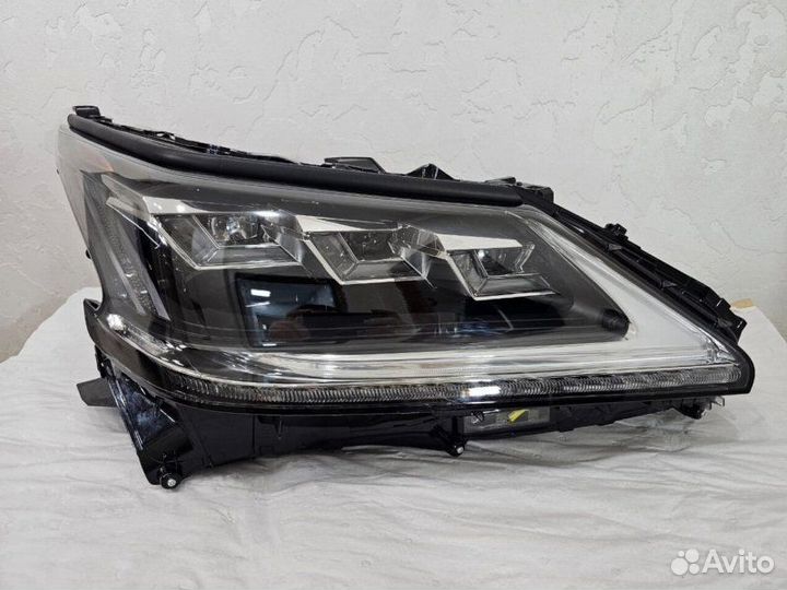 Фара правая Lexus Lx3