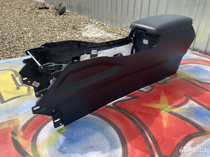 Центральная консоль, подлокотник Кия Соренто 4 MQ