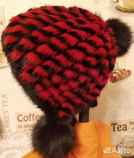 Шапка из кусочков норки на вязаной основе