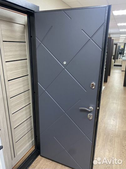 Дверь входная от склада